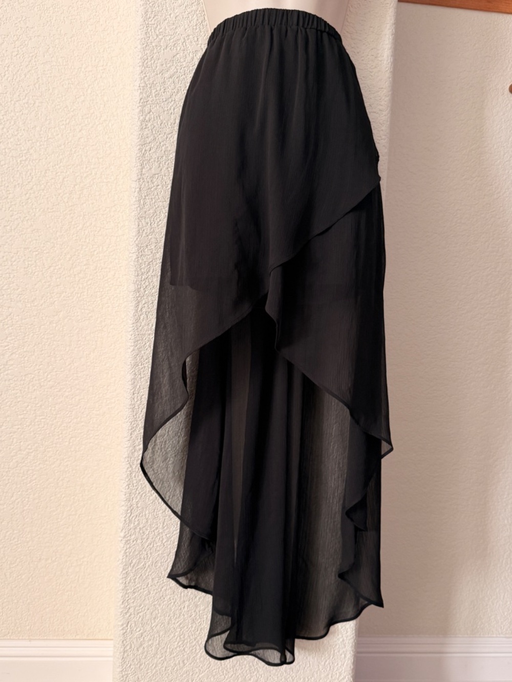 Hi-Low skirt - Picture 2 of 3